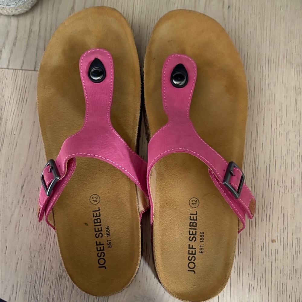 Josef Seibel Fuchsia Women's Sandals